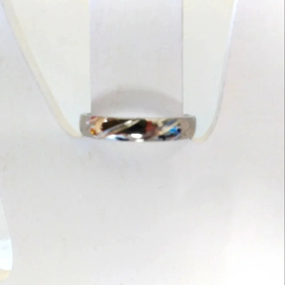Other - NIB Size 9.5 Minimalist Silver-Tone Stainless Steel Ring